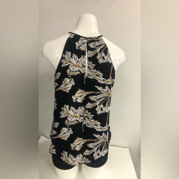 RWampCO  SLEEVLESS TOP IN SIZE SMALL - Picture 4 of 7